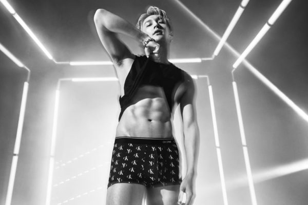 gouden Onzin erosie EXO's Lay in his underwear for Calvin Klein's 'Deal With It' (I will,  gladly) campaign – Asian Junkie